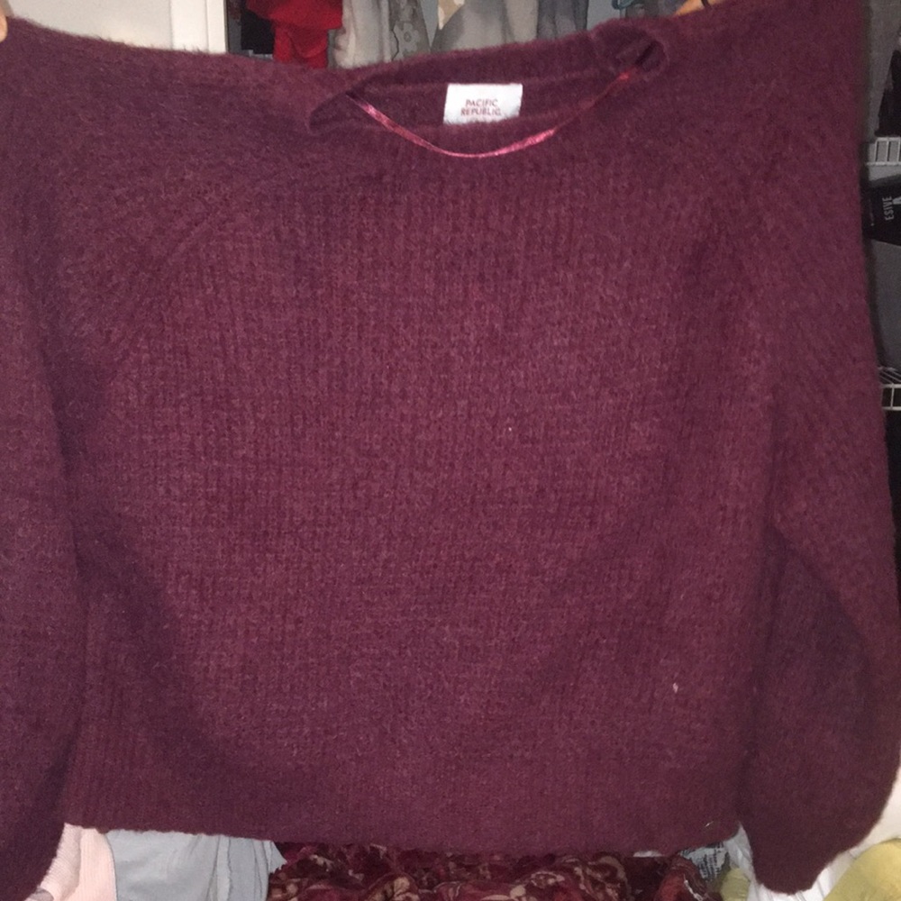 Maroon sweater